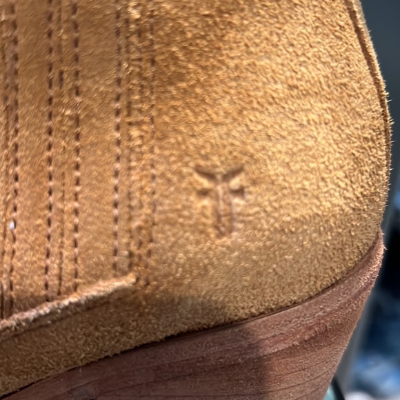 Frye suede leather ankle boots; GUC; size 5.5 - Picture 6 of 10